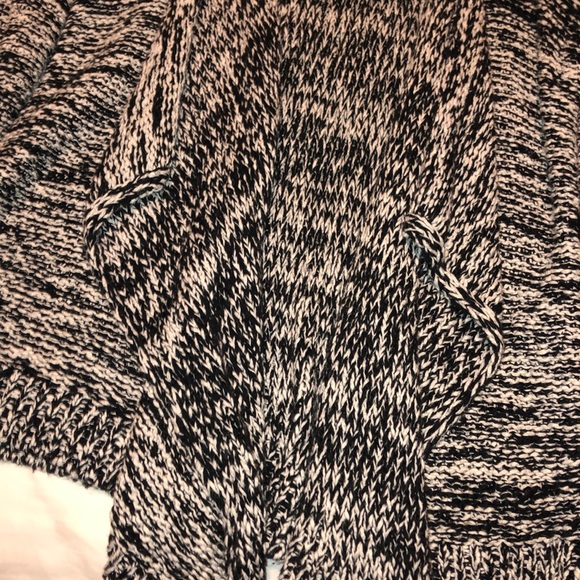 CUTE AND COZY CARDIGAN - Picture 4 of 4